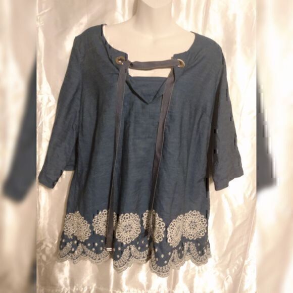 Tommy Hilfiger Chambray Embroidred Scalloped Lace up V- Neck Shirt L - Picture 1 of 4